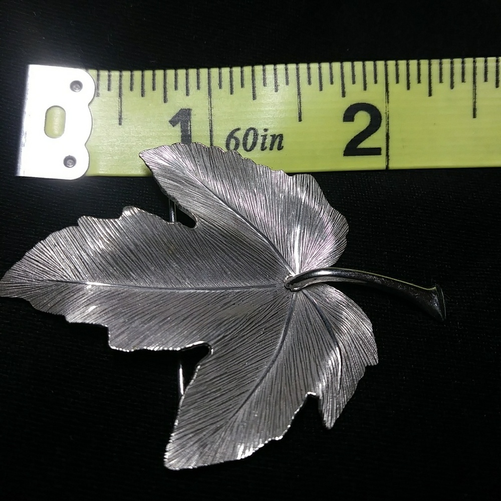 Vintage Maple Leaf Brooch - Picture 3 of 3